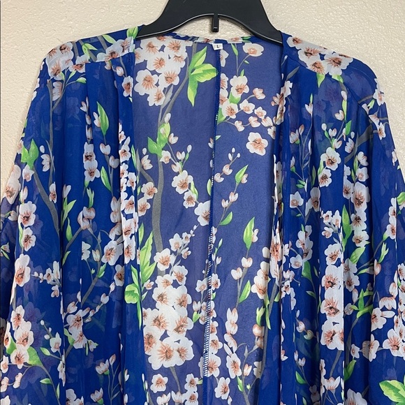 Woman’s Blue Floral Sheer Kimono Cardigan – Size Large Coverup - Picture 2 of 9